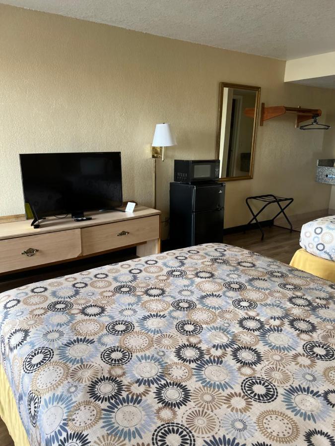 Hole Inn The Wall Hotel - Fort Walton Beach - Sunset Plaza - Nearby Beaches & Hurlburt Exterior foto