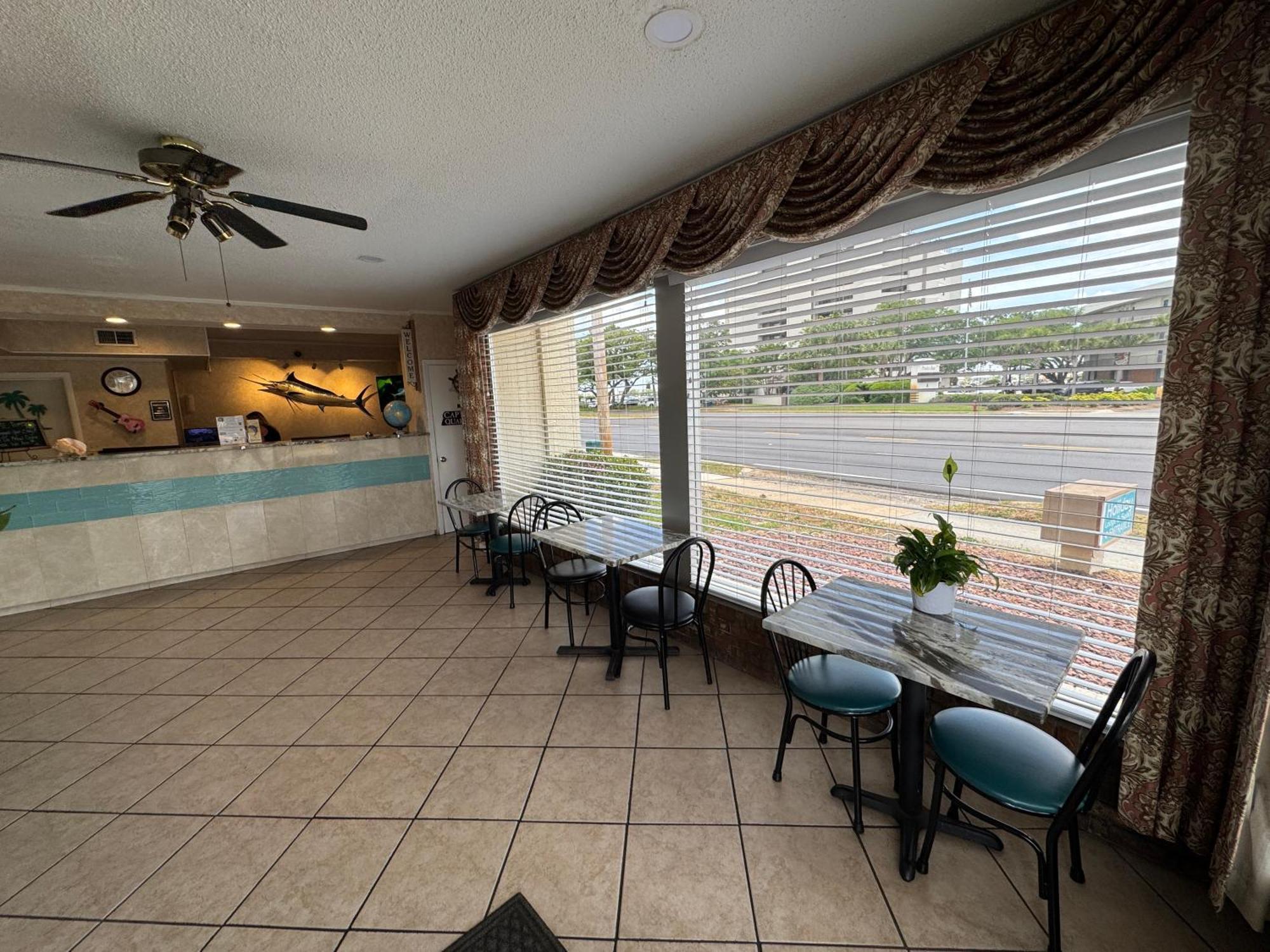 Hole Inn The Wall Hotel - Fort Walton Beach - Sunset Plaza - Nearby Beaches & Hurlburt Exterior foto